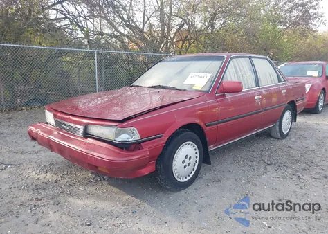 1988 Toyota Camry Le z USA, uszkodzony, nr VIN JT2SV22EXJ0177552